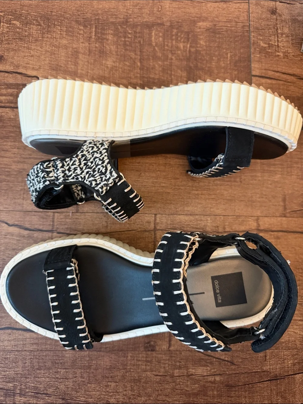 Dolce Vita Debra black and white Nuback platform sandals | NIB | Sz 8